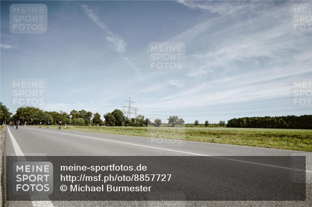 07.09.2025 - 19. Norderstedt Triathlon Michael Burmester http://msf.ph/oto/8857727 07.09.2025 12:26:59 Radfahren 1256, 1386 meine-sportfotos.de