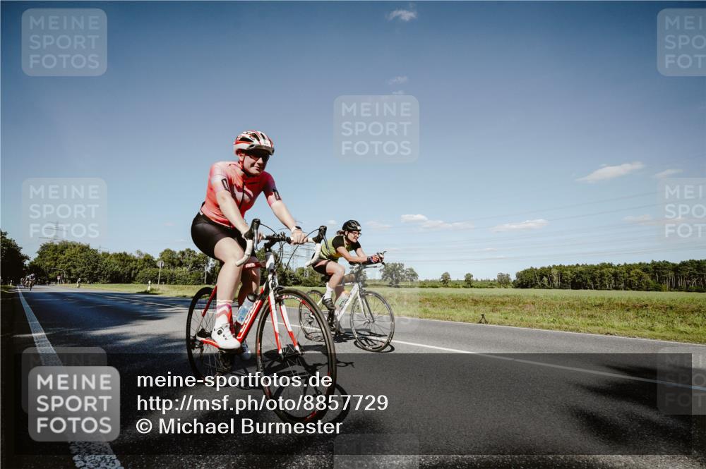 07.09.2025 - 19. Norderstedt Triathlon Michael Burmester http://msf.ph/oto/8857729 07.09.2025 15:33:57 Radfahren 914, 933, 1494, 1498, 1527, 1533 meine-sportfotos.de