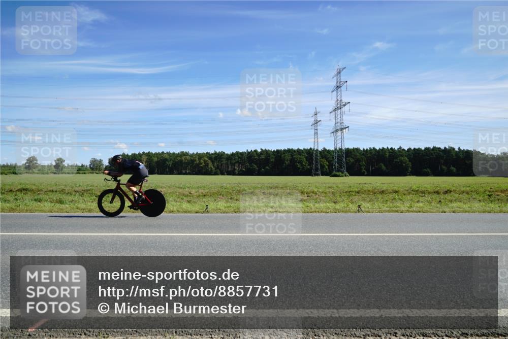 07.09.2025 - 19. Norderstedt Triathlon Michael Burmester http://msf.ph/oto/8857731 07.09.2025 13:01:00 Radfahren 335, 755 meine-sportfotos.de