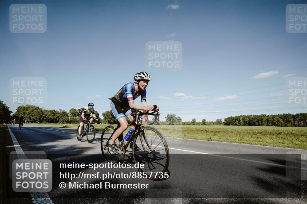 07.09.2025 - 19. Norderstedt Triathlon Michael Burmester http://msf.ph/oto/8857735 07.09.2025 15:34:02 Radfahren 464, 479, 932 meine-sportfotos.de