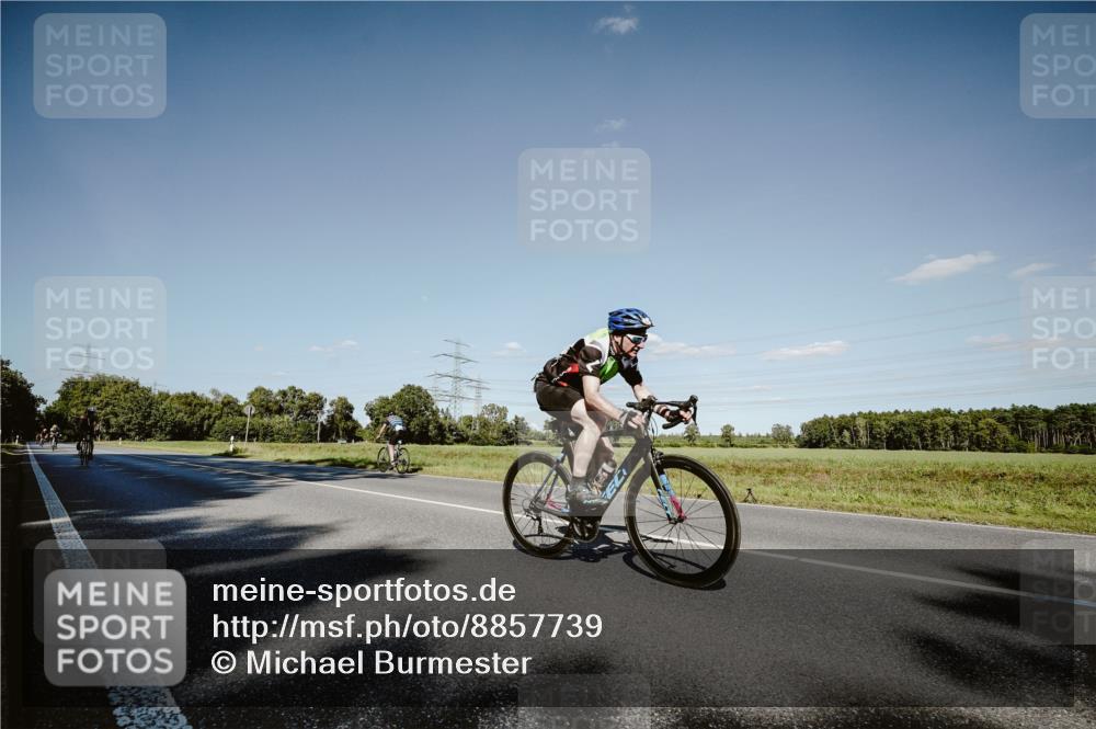 07.09.2025 - 19. Norderstedt Triathlon Michael Burmester http://msf.ph/oto/8857739 07.09.2025 15:34:02 Radfahren 464, 479, 932 meine-sportfotos.de