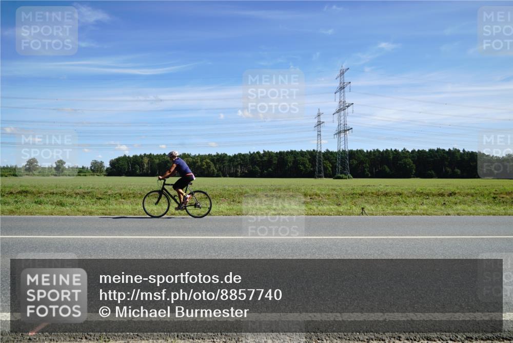 07.09.2025 - 19. Norderstedt Triathlon Michael Burmester http://msf.ph/oto/8857740 07.09.2025 13:01:04 Radfahren  meine-sportfotos.de