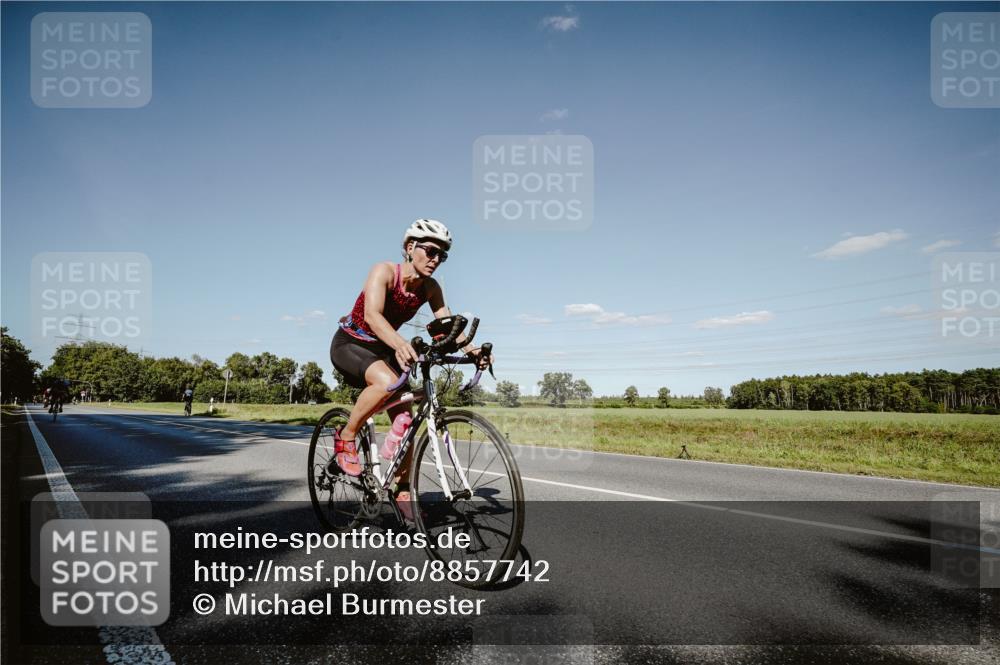 07.09.2025 - 19. Norderstedt Triathlon Michael Burmester http://msf.ph/oto/8857742 07.09.2025 15:34:04 Radfahren 464, 479, 916, 932 meine-sportfotos.de