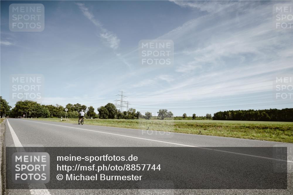 07.09.2025 - 19. Norderstedt Triathlon Michael Burmester http://msf.ph/oto/8857744 07.09.2025 12:27:07 Radfahren 187, 1370 meine-sportfotos.de
