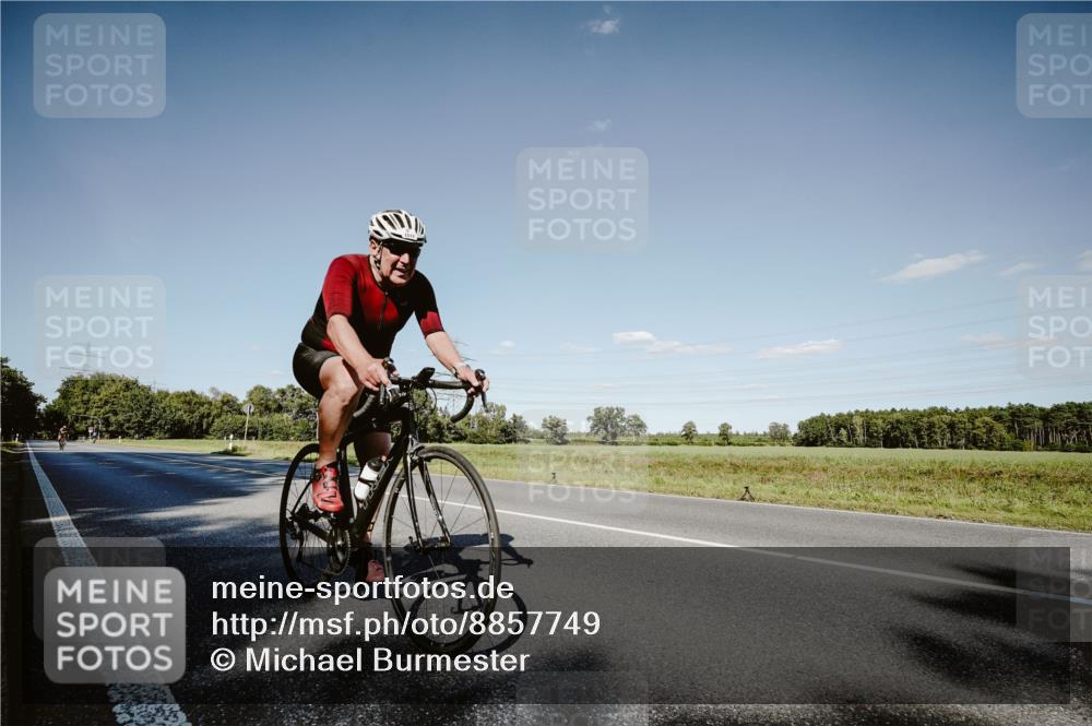 07.09.2025 - 19. Norderstedt Triathlon Michael Burmester http://msf.ph/oto/8857749 07.09.2025 15:34:11 Radfahren 1515 meine-sportfotos.de