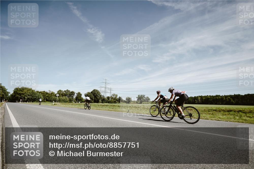 07.09.2025 - 19. Norderstedt Triathlon Michael Burmester http://msf.ph/oto/8857751 07.09.2025 12:27:11 Radfahren  meine-sportfotos.de