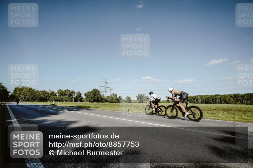 07.09.2025 - 19. Norderstedt Triathlon Michael Burmester http://msf.ph/oto/8857753 07.09.2025 15:34:12 Radfahren 1500, 1515 meine-sportfotos.de
