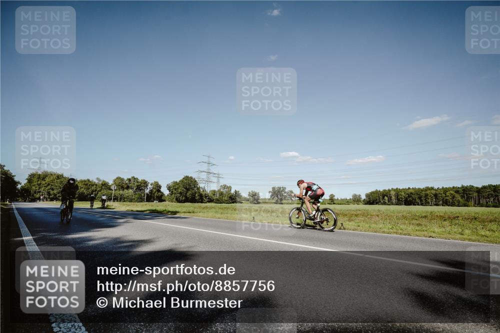 07.09.2025 - 19. Norderstedt Triathlon Michael Burmester http://msf.ph/oto/8857756 07.09.2025 15:34:15 Radfahren 1500 meine-sportfotos.de