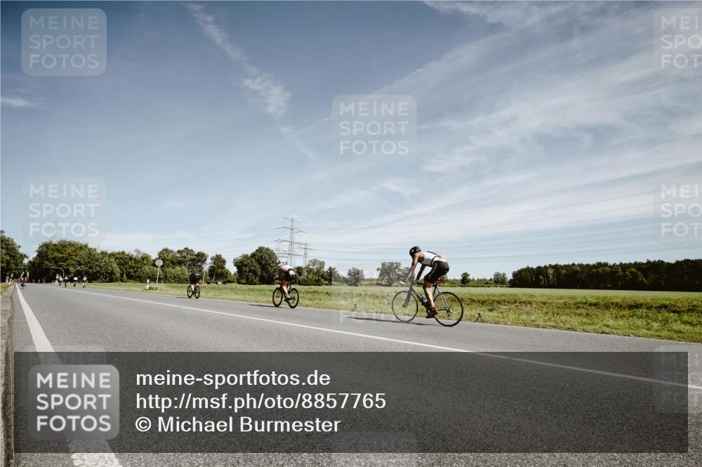 07.09.2025 - 19. Norderstedt Triathlon Michael Burmester http://msf.ph/oto/8857765 07.09.2025 12:27:18 Radfahren  meine-sportfotos.de