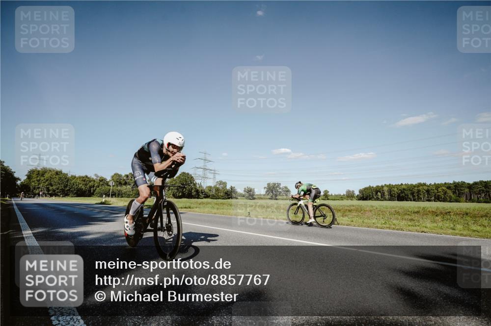 07.09.2025 - 19. Norderstedt Triathlon Michael Burmester http://msf.ph/oto/8857767 07.09.2025 15:34:29 Radfahren 1433 meine-sportfotos.de