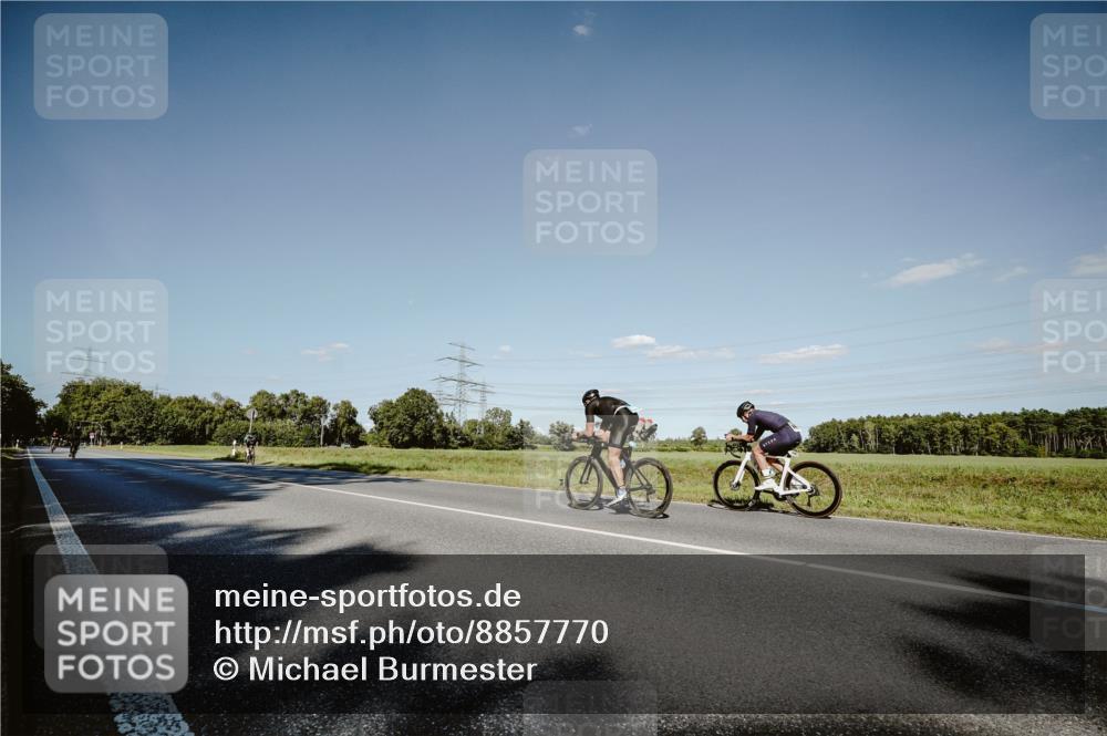 07.09.2025 - 19. Norderstedt Triathlon Michael Burmester http://msf.ph/oto/8857770 07.09.2025 15:34:31 Radfahren 1433 meine-sportfotos.de