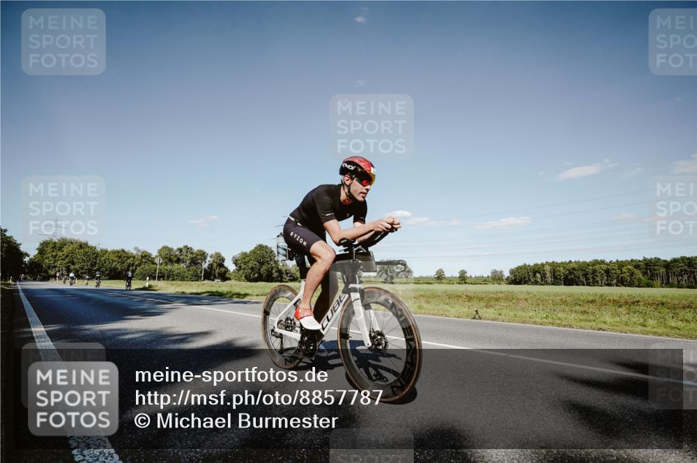 07.09.2025 - 19. Norderstedt Triathlon Michael Burmester http://msf.ph/oto/8857787 07.09.2025 15:34:37 Radfahren 440, 930 meine-sportfotos.de