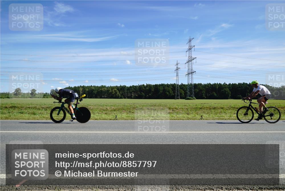 07.09.2025 - 19. Norderstedt Triathlon Michael Burmester http://msf.ph/oto/8857797 07.09.2025 13:02:03 Radfahren 323, 347, 744 meine-sportfotos.de
