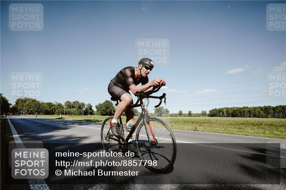 07.09.2025 - 19. Norderstedt Triathlon Michael Burmester http://msf.ph/oto/8857798 07.09.2025 15:34:46 Radfahren 950, 1539 meine-sportfotos.de