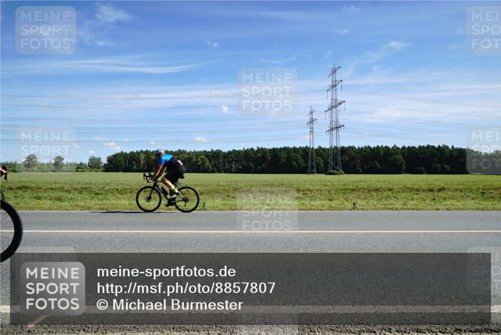 07.09.2025 - 19. Norderstedt Triathlon Michael Burmester http://msf.ph/oto/8857807 07.09.2025 13:02:05 Radfahren 347 meine-sportfotos.de