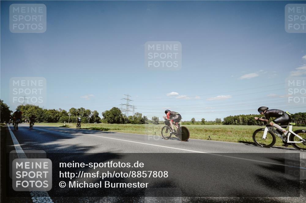 07.09.2025 - 19. Norderstedt Triathlon Michael Burmester http://msf.ph/oto/8857808 07.09.2025 15:34:57 Radfahren 421, 1429, 1513 meine-sportfotos.de