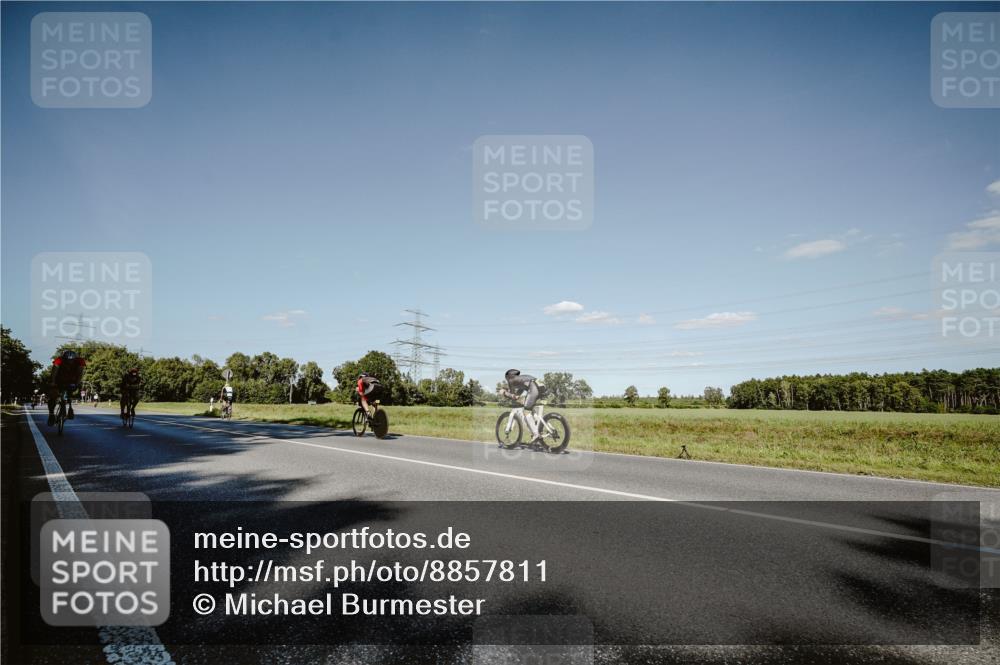 07.09.2025 - 19. Norderstedt Triathlon Michael Burmester http://msf.ph/oto/8857811 07.09.2025 15:34:57 Radfahren 421, 1429, 1513 meine-sportfotos.de