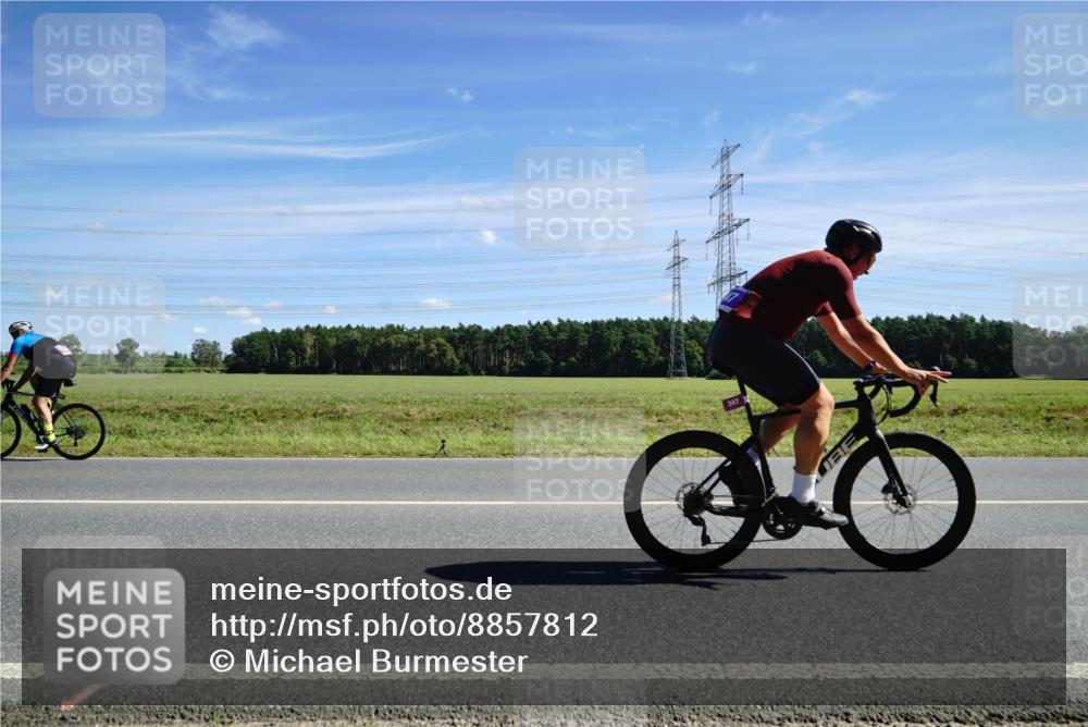 07.09.2025 - 19. Norderstedt Triathlon Michael Burmester http://msf.ph/oto/8857812 07.09.2025 13:02:05 Radfahren 347 meine-sportfotos.de