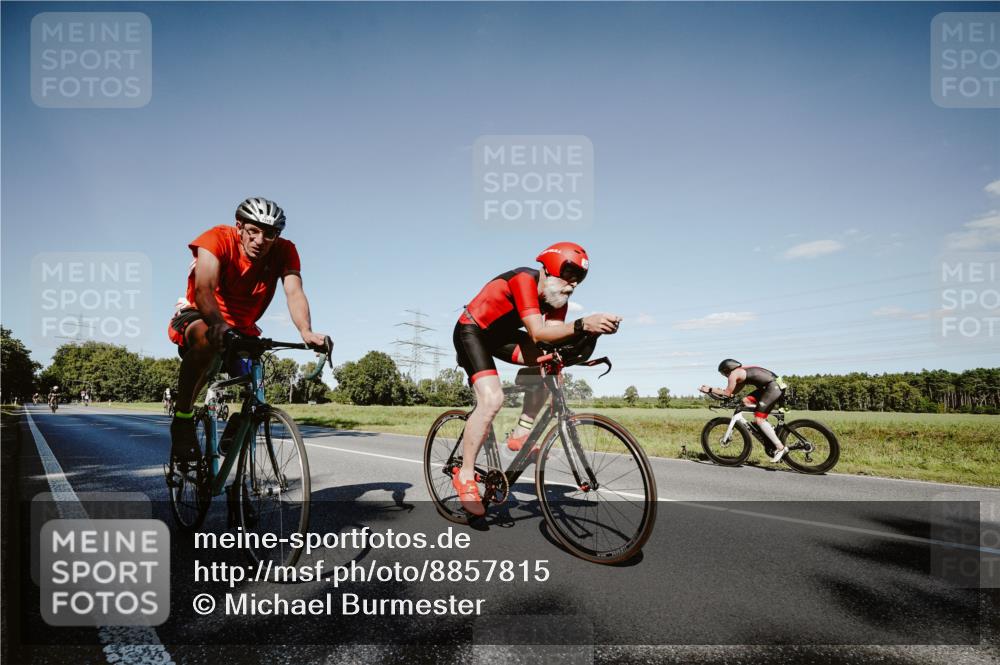 07.09.2025 - 19. Norderstedt Triathlon Michael Burmester http://msf.ph/oto/8857815 07.09.2025 15:34:59 Radfahren 421, 1458, 1513 meine-sportfotos.de