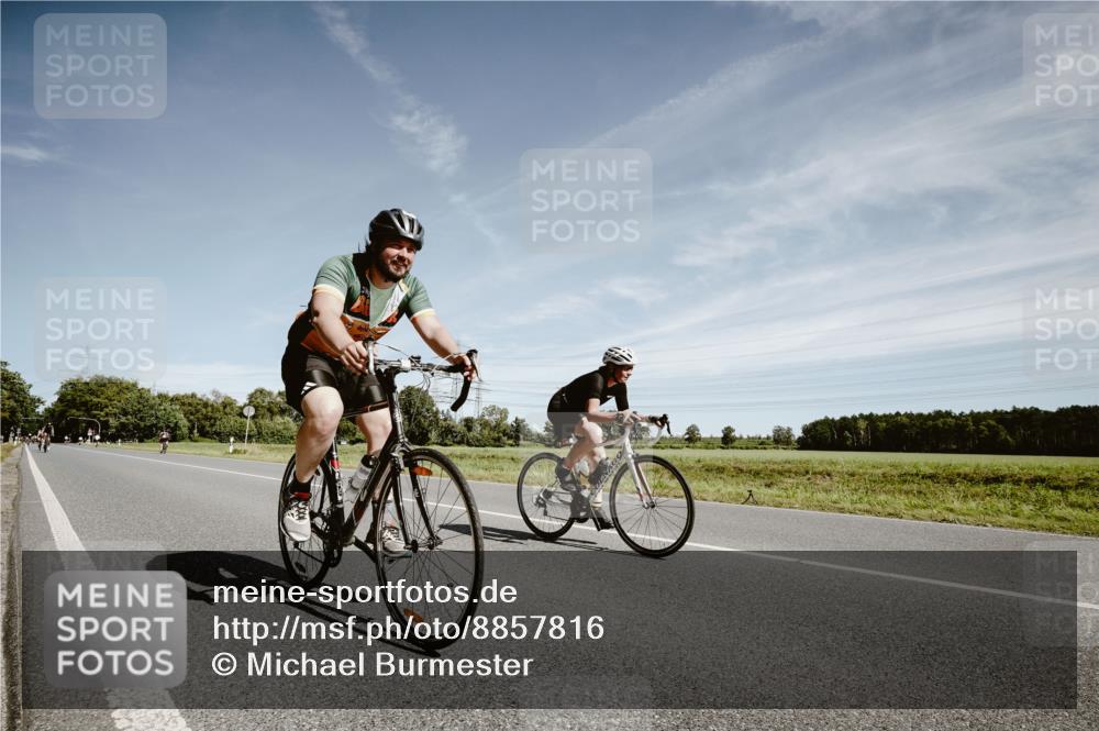 07.09.2025 - 19. Norderstedt Triathlon Michael Burmester http://msf.ph/oto/8857816 07.09.2025 12:27:45 Radfahren 157, 1269, 1283 meine-sportfotos.de