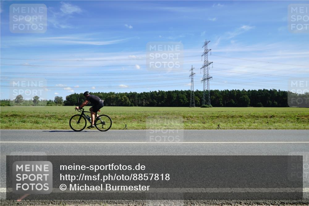 07.09.2025 - 19. Norderstedt Triathlon Michael Burmester http://msf.ph/oto/8857818 07.09.2025 13:02:11 Radfahren  meine-sportfotos.de