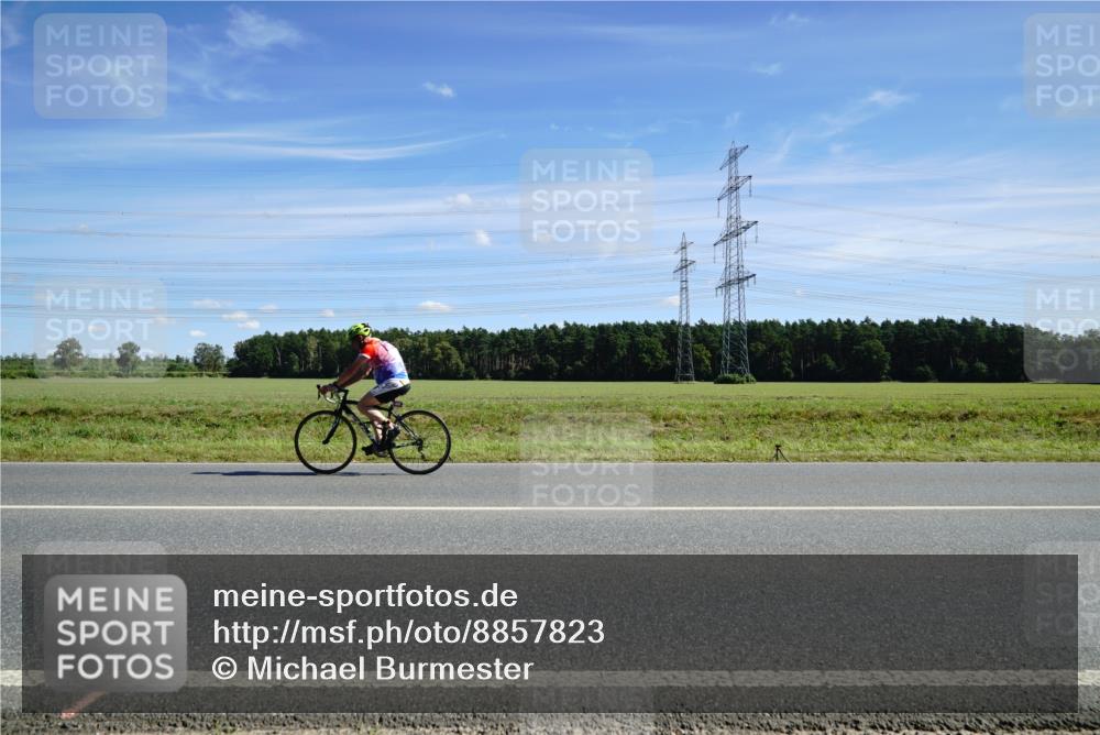 07.09.2025 - 19. Norderstedt Triathlon Michael Burmester http://msf.ph/oto/8857823 07.09.2025 13:02:25 Radfahren  meine-sportfotos.de