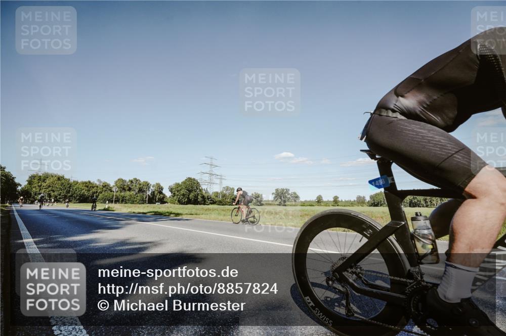 07.09.2025 - 19. Norderstedt Triathlon Michael Burmester http://msf.ph/oto/8857824 07.09.2025 15:35:03 Radfahren 939, 1458 meine-sportfotos.de