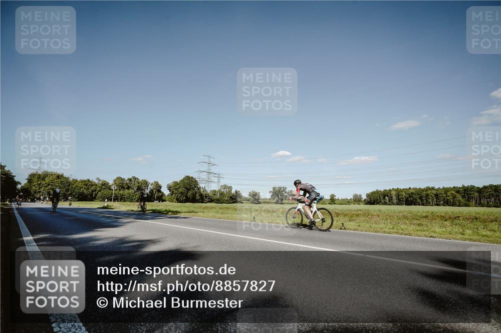 07.09.2025 - 19. Norderstedt Triathlon Michael Burmester http://msf.ph/oto/8857827 07.09.2025 15:35:04 Radfahren 939, 1458 meine-sportfotos.de