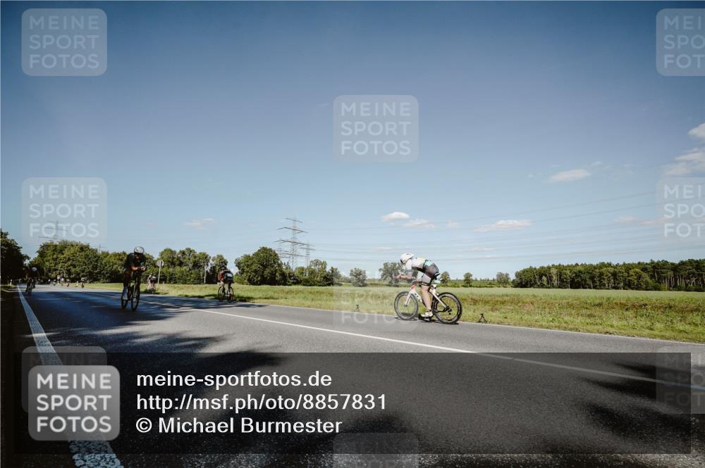 07.09.2025 - 19. Norderstedt Triathlon Michael Burmester http://msf.ph/oto/8857831 07.09.2025 15:35:05 Radfahren 463, 939, 1458 meine-sportfotos.de