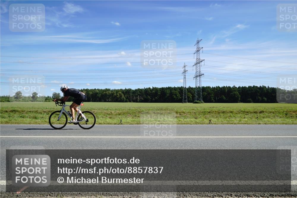 07.09.2025 - 19. Norderstedt Triathlon Michael Burmester http://msf.ph/oto/8857837 07.09.2025 13:02:33 Radfahren 313, 324 meine-sportfotos.de