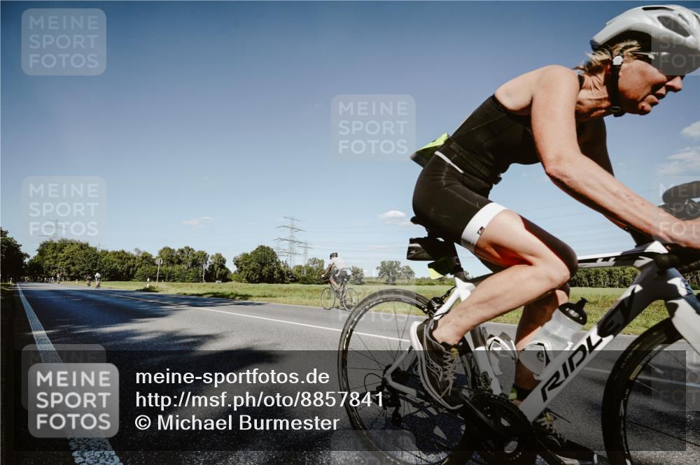 07.09.2025 - 19. Norderstedt Triathlon Michael Burmester http://msf.ph/oto/8857841 07.09.2025 15:35:08 Radfahren 463, 939 meine-sportfotos.de