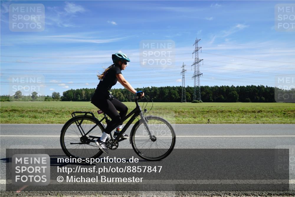 07.09.2025 - 19. Norderstedt Triathlon Michael Burmester http://msf.ph/oto/8857847 07.09.2025 13:02:41 Radfahren 356 meine-sportfotos.de
