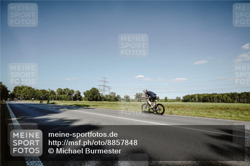 07.09.2025 - 19. Norderstedt Triathlon Michael Burmester http://msf.ph/oto/8857848 07.09.2025 15:35:14 Radfahren  meine-sportfotos.de
