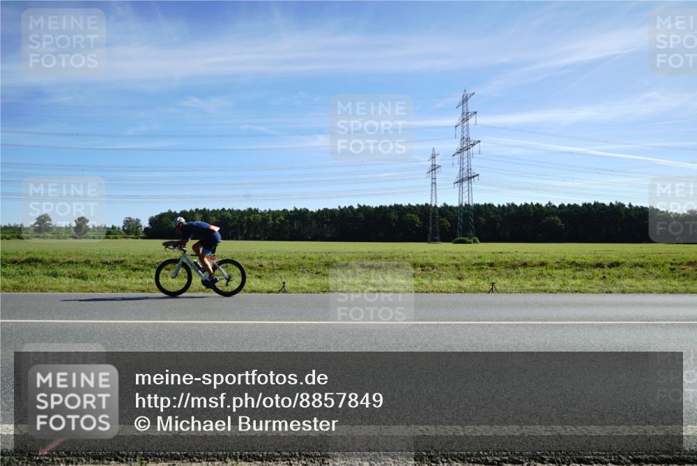 07.09.2025 - 19. Norderstedt Triathlon Michael Burmester http://msf.ph/oto/8857849 07.09.2025 11:24:27 Radfahren 225 meine-sportfotos.de