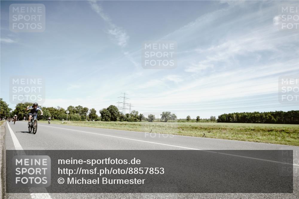 07.09.2025 - 19. Norderstedt Triathlon Michael Burmester http://msf.ph/oto/8857853 07.09.2025 12:28:02 Radfahren 732, 1237, 1376 meine-sportfotos.de