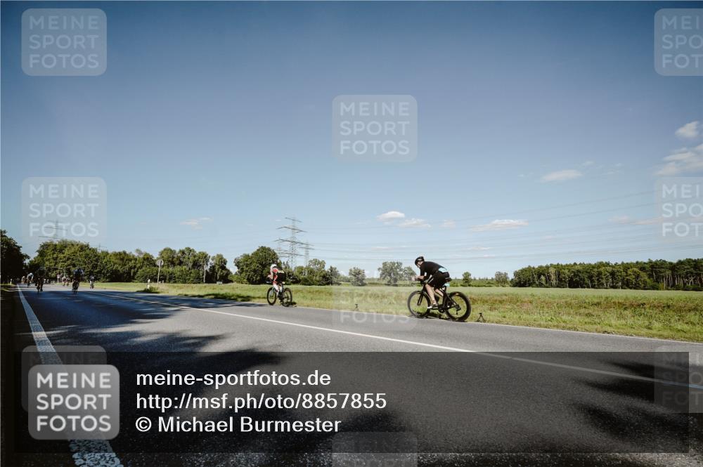 07.09.2025 - 19. Norderstedt Triathlon Michael Burmester http://msf.ph/oto/8857855 07.09.2025 15:35:18 Radfahren 915, 943 meine-sportfotos.de
