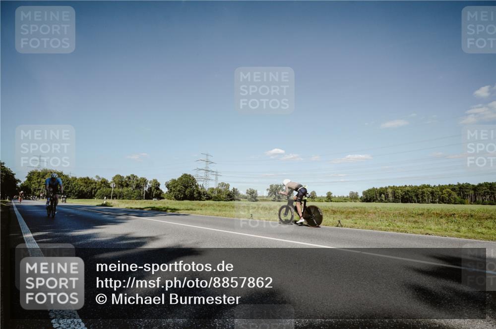 07.09.2025 - 19. Norderstedt Triathlon Michael Burmester http://msf.ph/oto/8857862 07.09.2025 15:35:22 Radfahren 386, 915, 943 meine-sportfotos.de