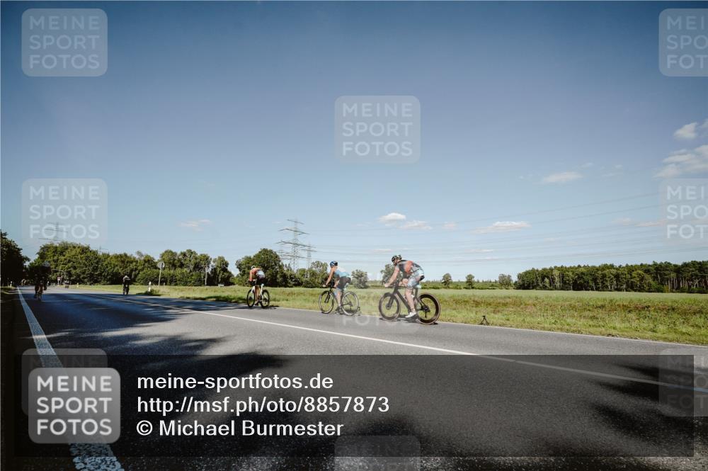 07.09.2025 - 19. Norderstedt Triathlon Michael Burmester http://msf.ph/oto/8857873 07.09.2025 15:35:24 Radfahren 386, 1419 meine-sportfotos.de