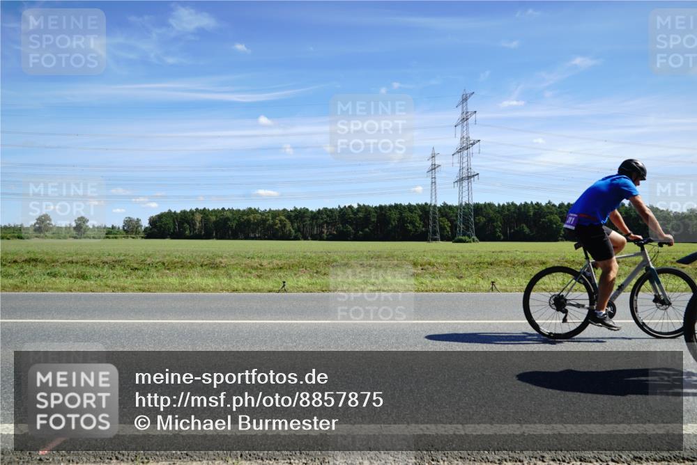 07.09.2025 - 19. Norderstedt Triathlon Michael Burmester http://msf.ph/oto/8857875 07.09.2025 13:03:12 Radfahren 311, 314 meine-sportfotos.de