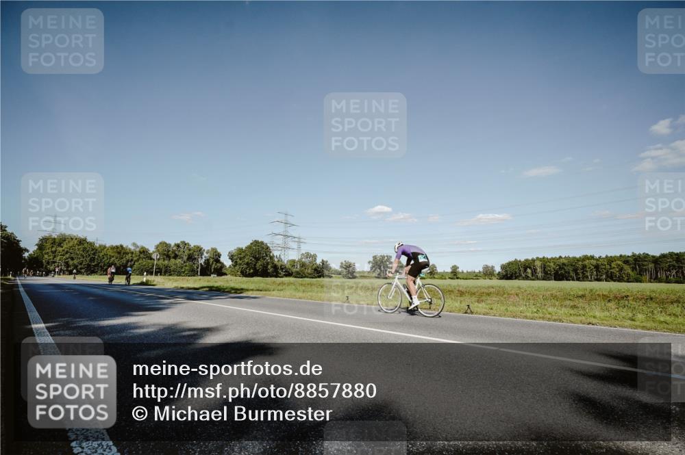 07.09.2025 - 19. Norderstedt Triathlon Michael Burmester http://msf.ph/oto/8857880 07.09.2025 15:35:27 Radfahren 1419 meine-sportfotos.de