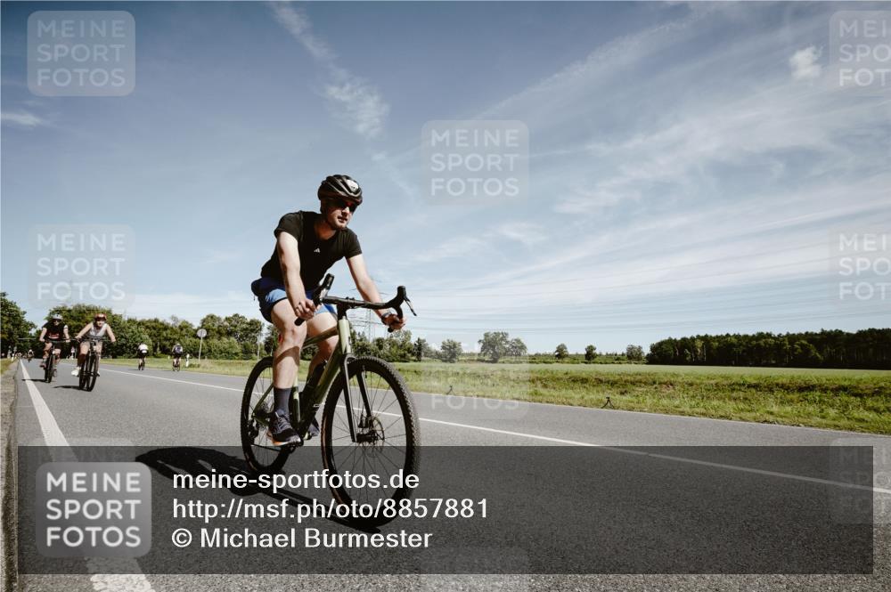 07.09.2025 - 19. Norderstedt Triathlon Michael Burmester http://msf.ph/oto/8857881 07.09.2025 12:28:12 Radfahren 171, 728, 735, 752, 1264, 1331 meine-sportfotos.de