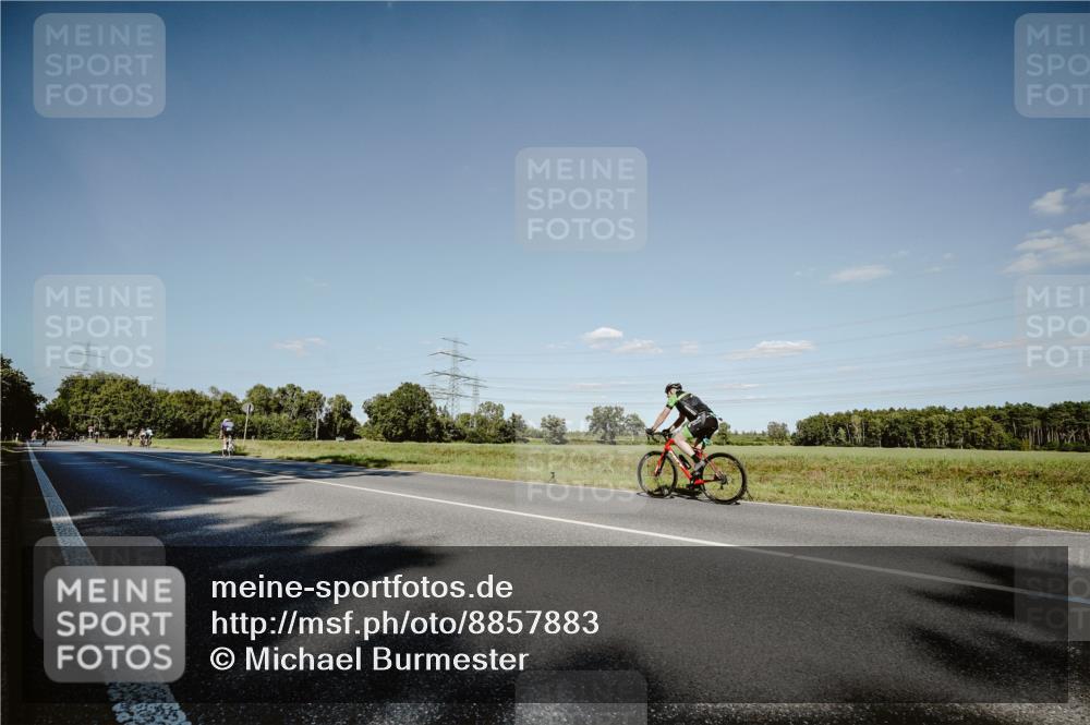 07.09.2025 - 19. Norderstedt Triathlon Michael Burmester http://msf.ph/oto/8857883 07.09.2025 15:35:29 Radfahren 1419 meine-sportfotos.de