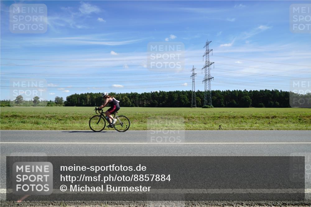 07.09.2025 - 19. Norderstedt Triathlon Michael Burmester http://msf.ph/oto/8857884 07.09.2025 13:03:28 Radfahren 1299 meine-sportfotos.de