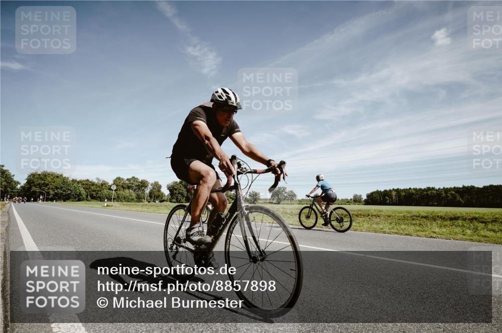 07.09.2025 - 19. Norderstedt Triathlon Michael Burmester http://msf.ph/oto/8857898 07.09.2025 12:28:22 Radfahren 141 meine-sportfotos.de