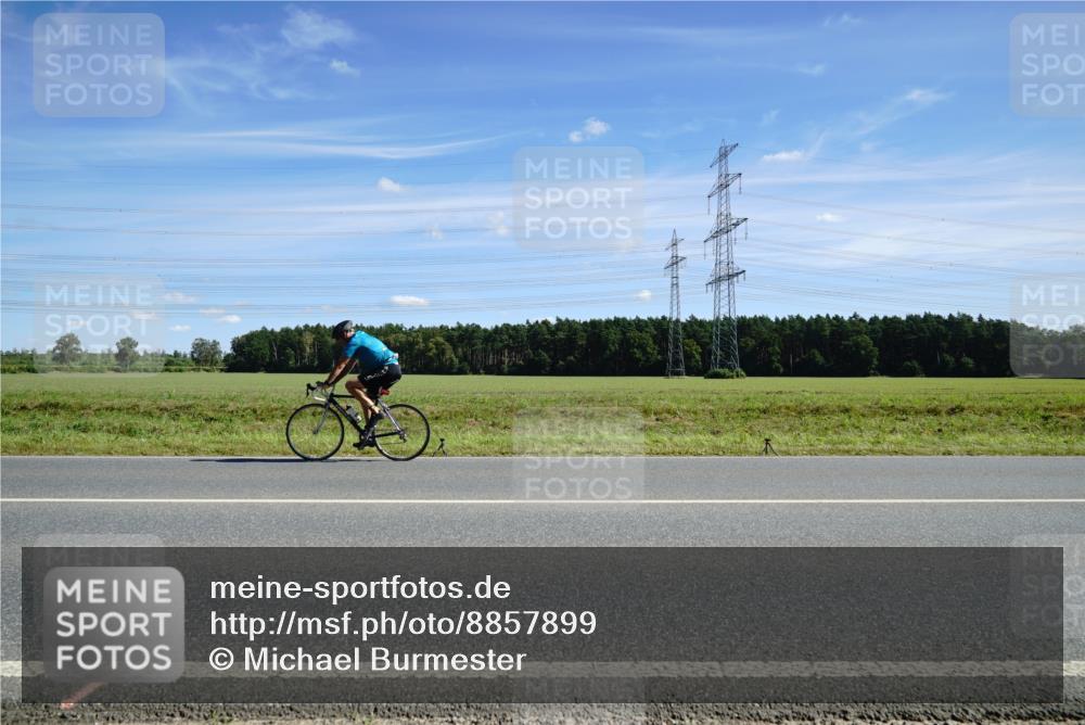 07.09.2025 - 19. Norderstedt Triathlon Michael Burmester http://msf.ph/oto/8857899 07.09.2025 13:03:34 Radfahren  meine-sportfotos.de