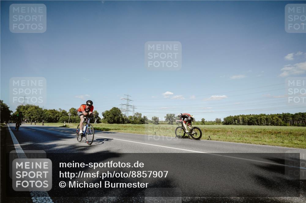 07.09.2025 - 19. Norderstedt Triathlon Michael Burmester http://msf.ph/oto/8857907 07.09.2025 15:35:43 Radfahren 412, 466, 897 meine-sportfotos.de