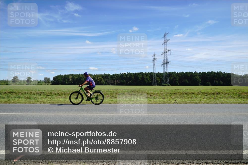 07.09.2025 - 19. Norderstedt Triathlon Michael Burmester http://msf.ph/oto/8857908 07.09.2025 13:03:38 Radfahren  meine-sportfotos.de