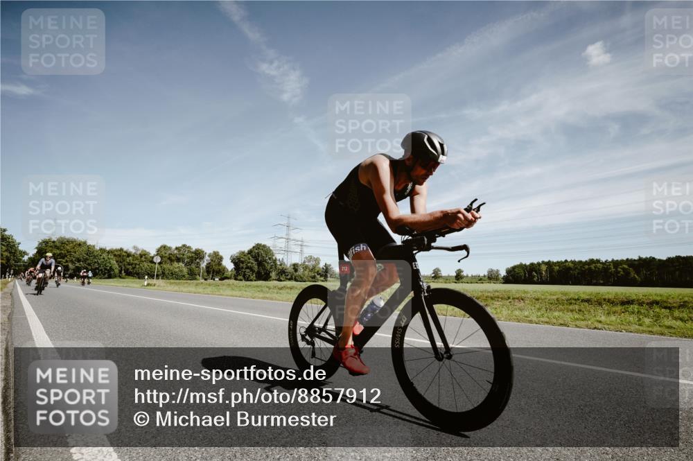 07.09.2025 - 19. Norderstedt Triathlon Michael Burmester http://msf.ph/oto/8857912 07.09.2025 12:28:29 Radfahren 210, 212, 1329 meine-sportfotos.de