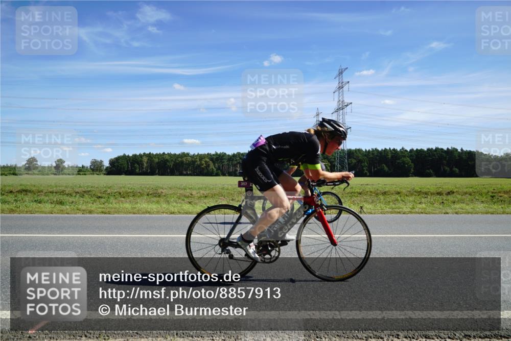 07.09.2025 - 19. Norderstedt Triathlon Michael Burmester http://msf.ph/oto/8857913 07.09.2025 13:03:44 Radfahren 357 meine-sportfotos.de
