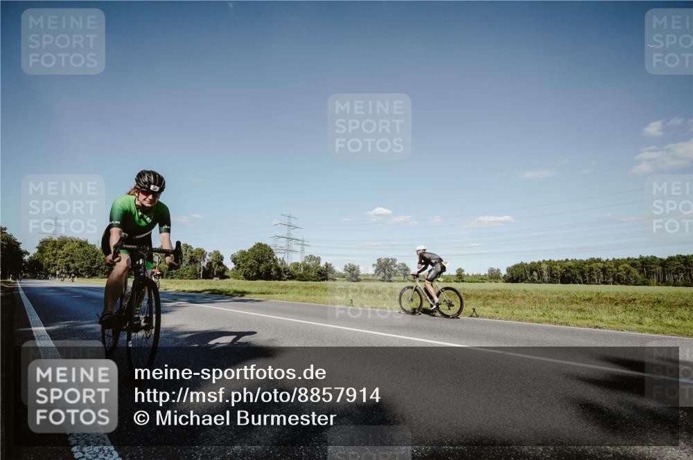07.09.2025 - 19. Norderstedt Triathlon Michael Burmester http://msf.ph/oto/8857914 07.09.2025 15:35:45 Radfahren 412, 466 meine-sportfotos.de